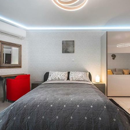 One And Only Salonika Apartment เทสซาโลนิกิ ภายนอก รูปภาพ